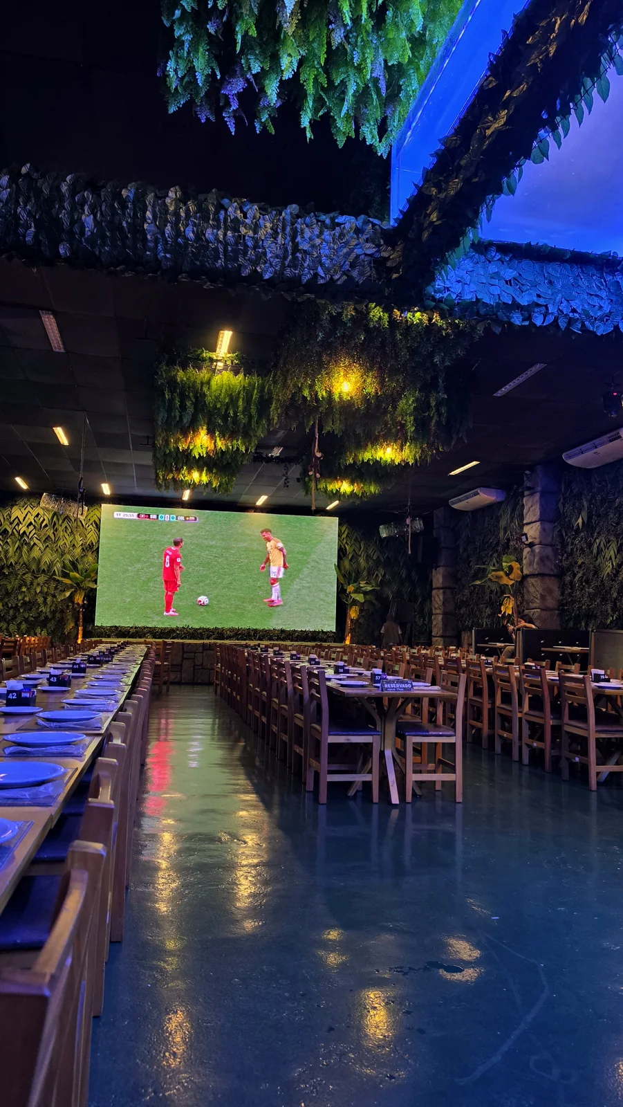 Estrutura de painel de LED para eventos no portfólio da Davys